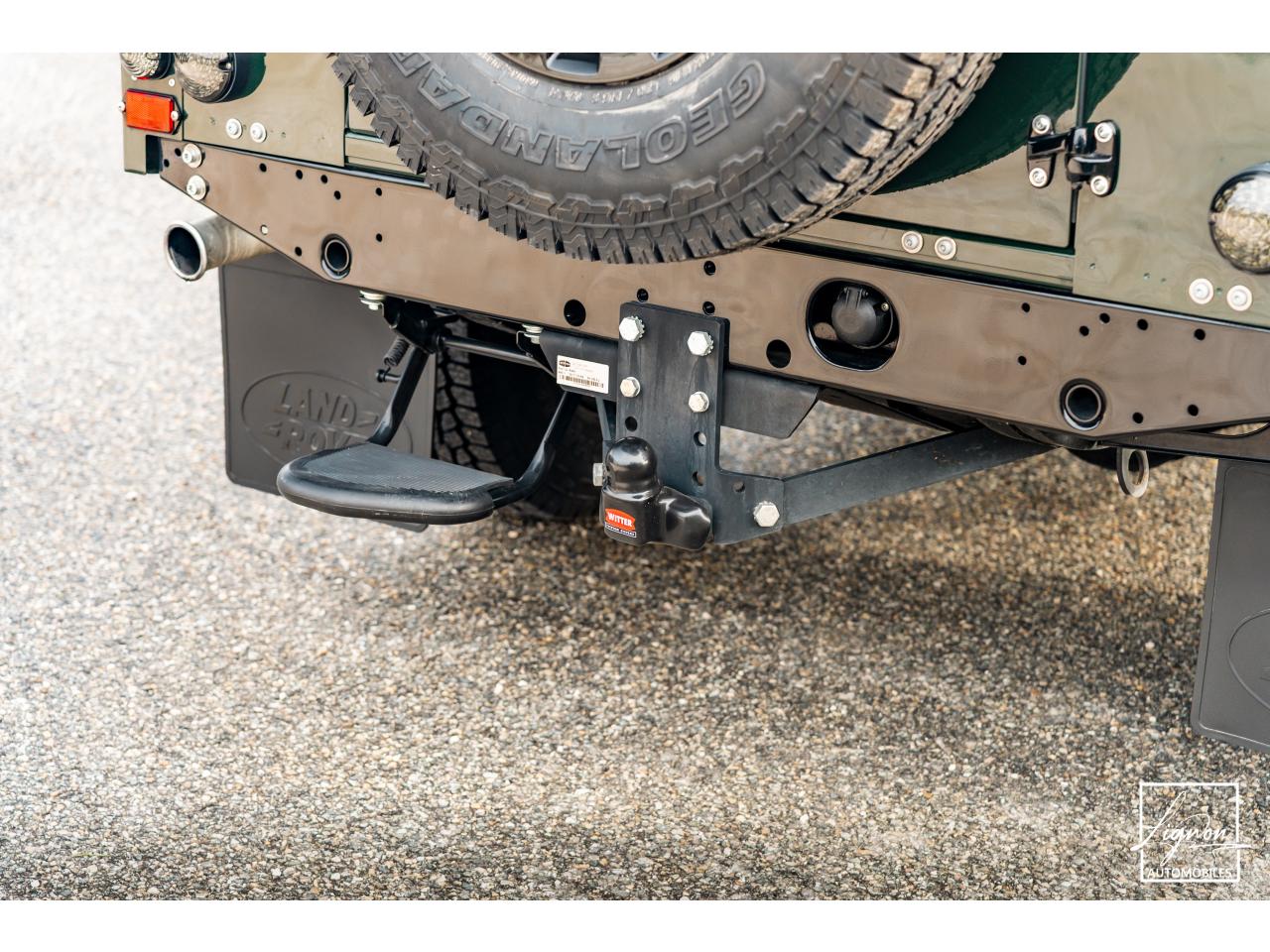 Photo LAND ROVER DEFENDER 110 td5 Station Wagon 9 places Brewster Green