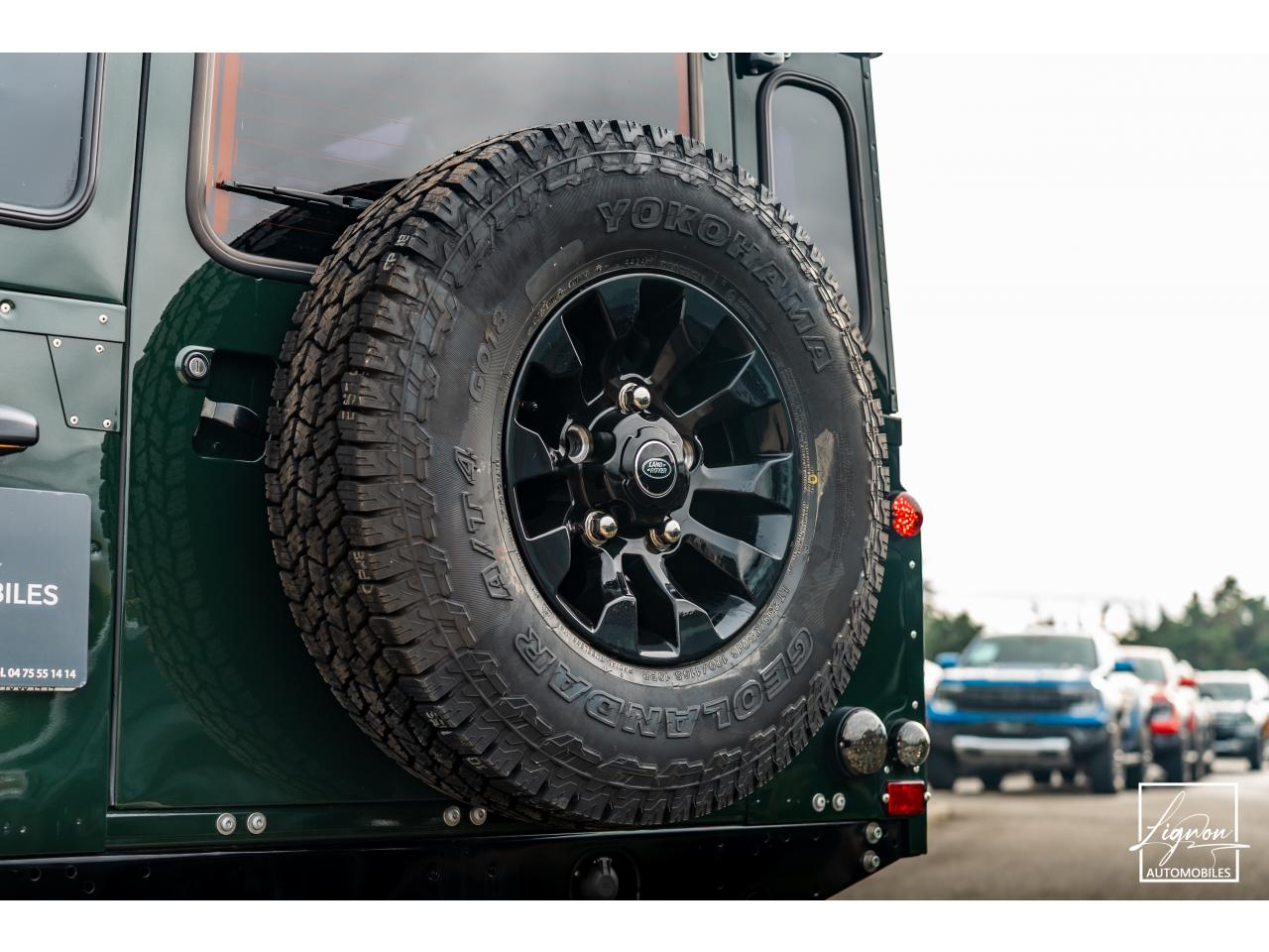 Photo LAND ROVER DEFENDER 110 td5 Station Wagon 9 places Brewster Green
