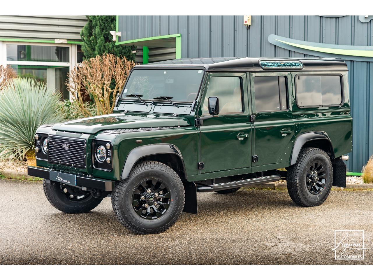 Photo LAND ROVER DEFENDER 110 td5 Station Wagon 9 places Brewster Green