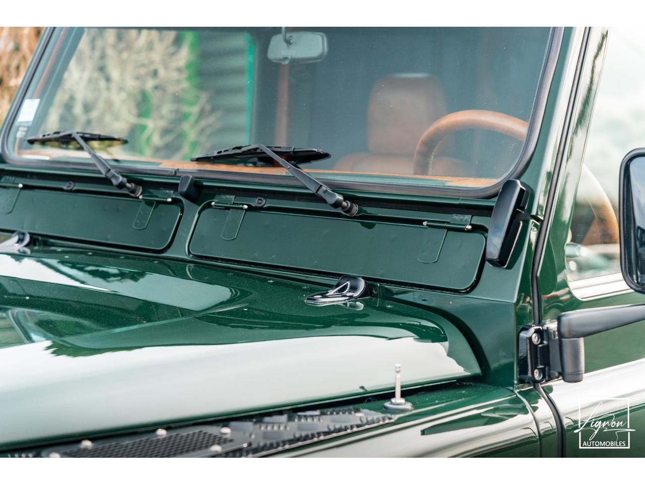 Photo LAND ROVER DEFENDER 110 td5 Station Wagon 9 places Brewster Green
