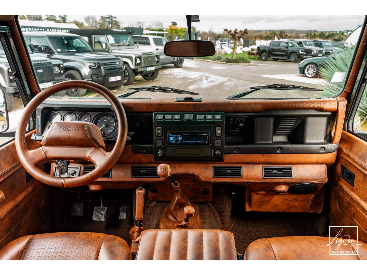 Photo LAND ROVER DEFENDER 110 td5 Station Wagon 9 places Brewster Green