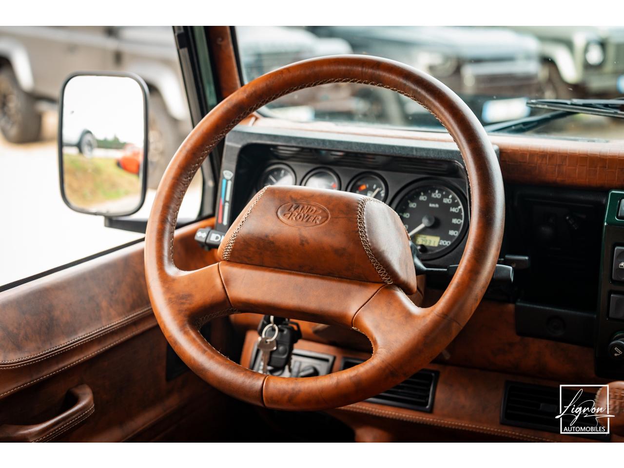 Photo LAND ROVER DEFENDER 110 td5 Station Wagon 9 places Brewster Green