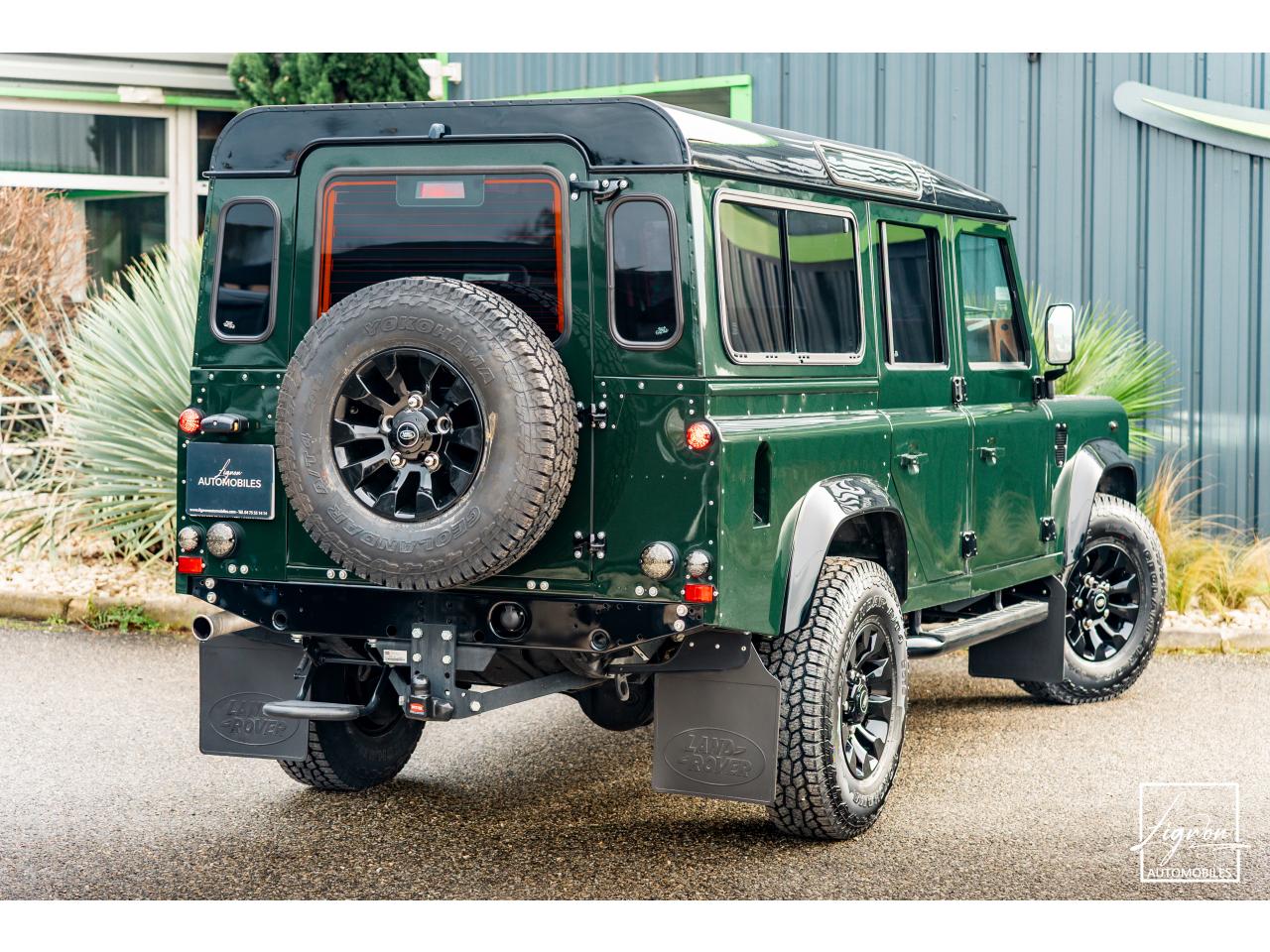 Photo LAND ROVER DEFENDER 110 td5 Station Wagon 9 places Brewster Green