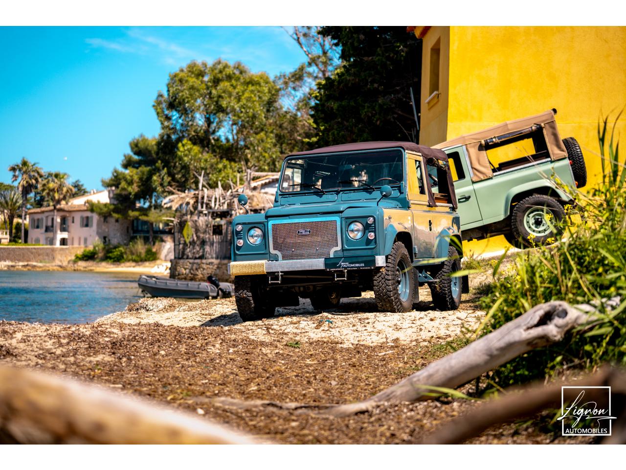 1670 LAND ROVER DEFENDER 90 2.5 Td5  90 Soft Top – 1er Main et seulement 75 000km !