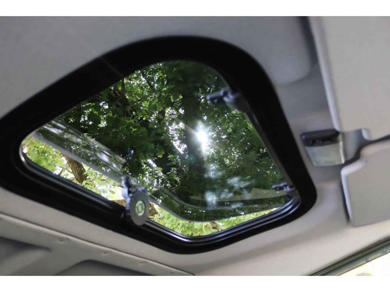 Photo LAND ROVER Defender 110 td4 SW 7 places 