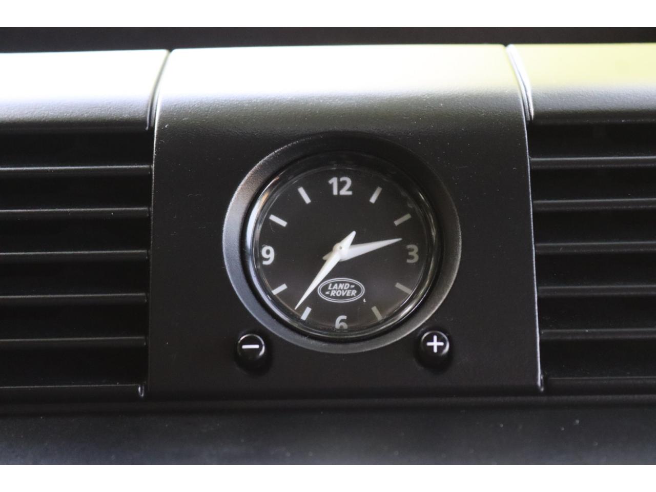 Photo LAND ROVER Defender 110 td4 SW 7 places 