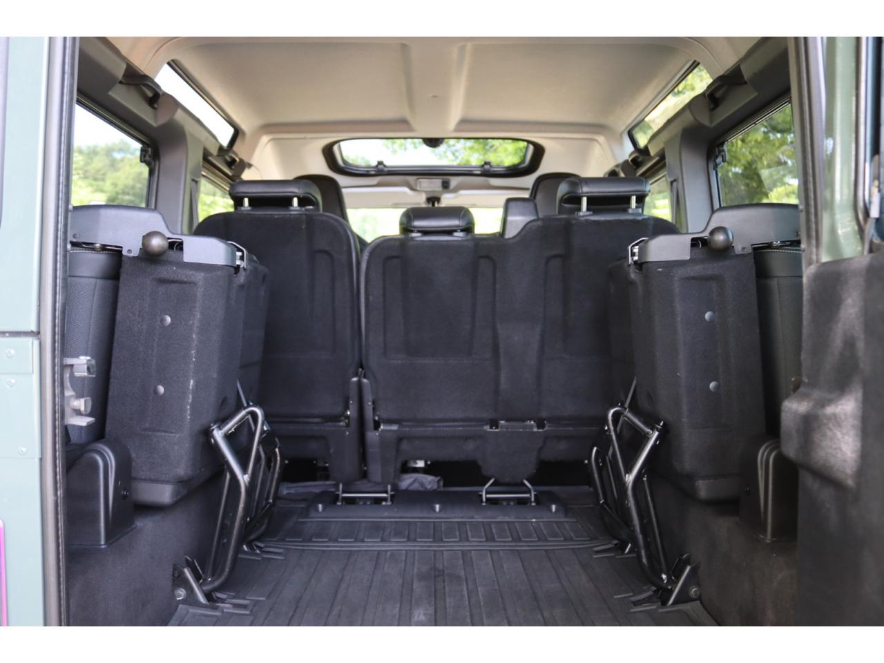 Photo LAND ROVER Defender 110 td4 SW 7 places 