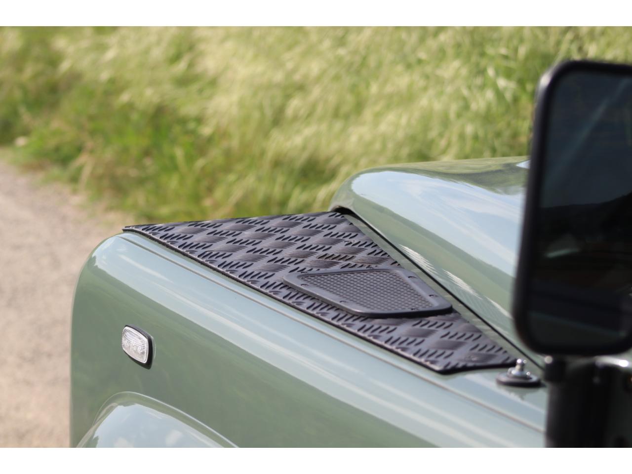 Photo LAND ROVER Defender 110 td4 SW 7 places 