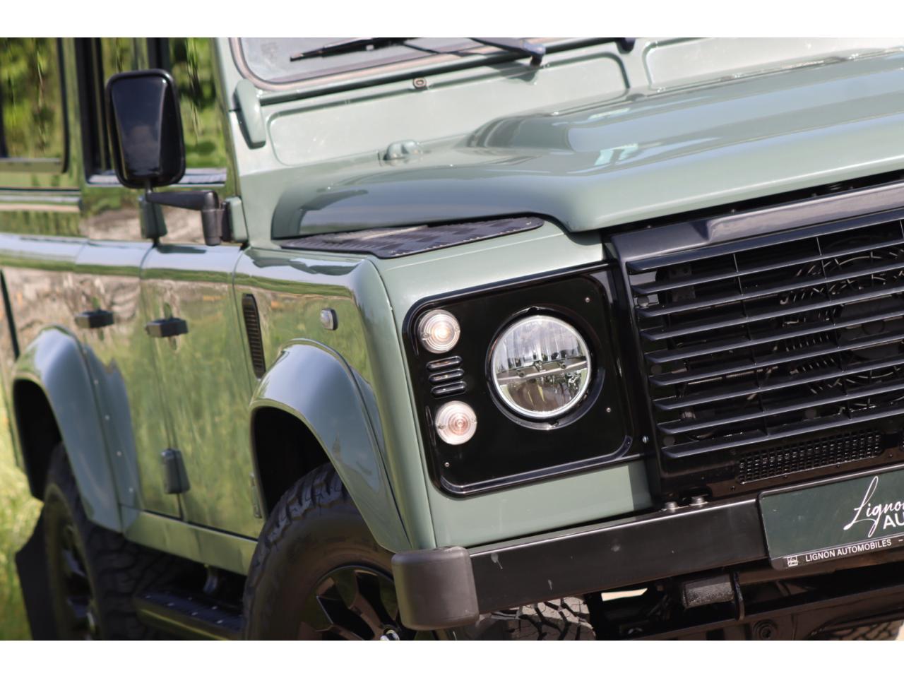 Photo LAND ROVER Defender 110 td4 SW 7 places 