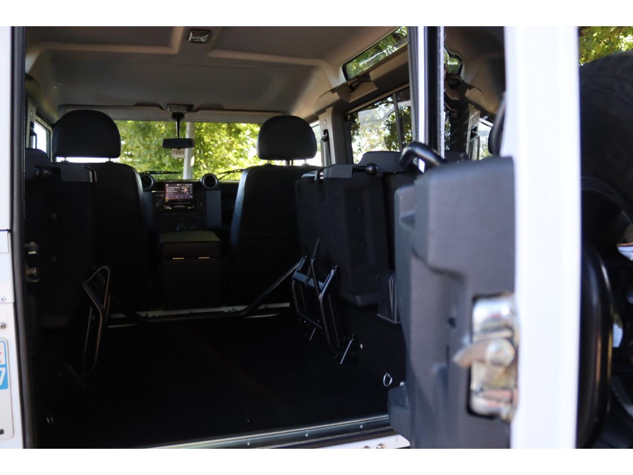 Photo LAND ROVER DEFENDER 90 2.4 SW 4 PLACES