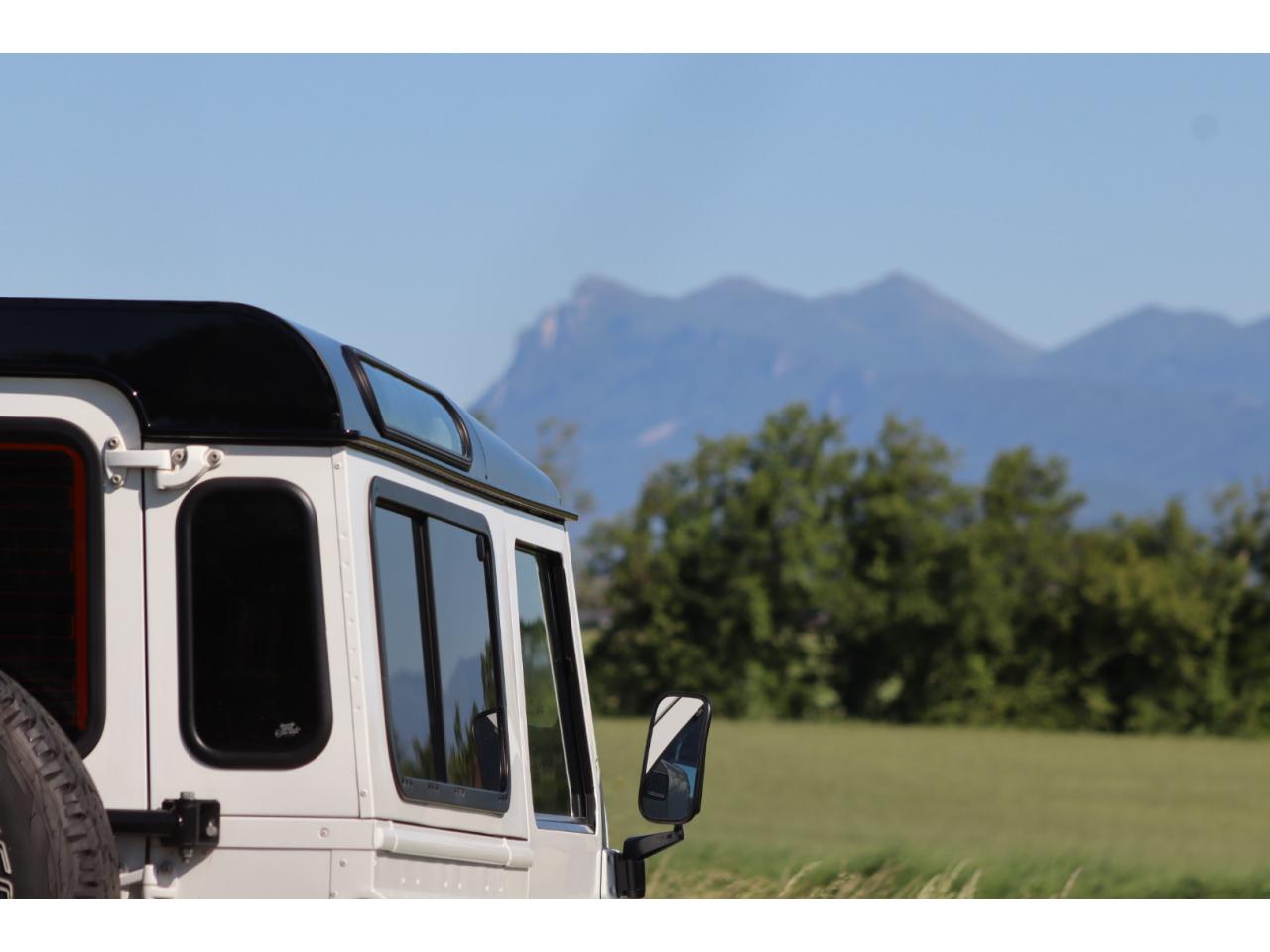 Photo LAND ROVER DEFENDER 90 2.4 SW 4 PLACES
