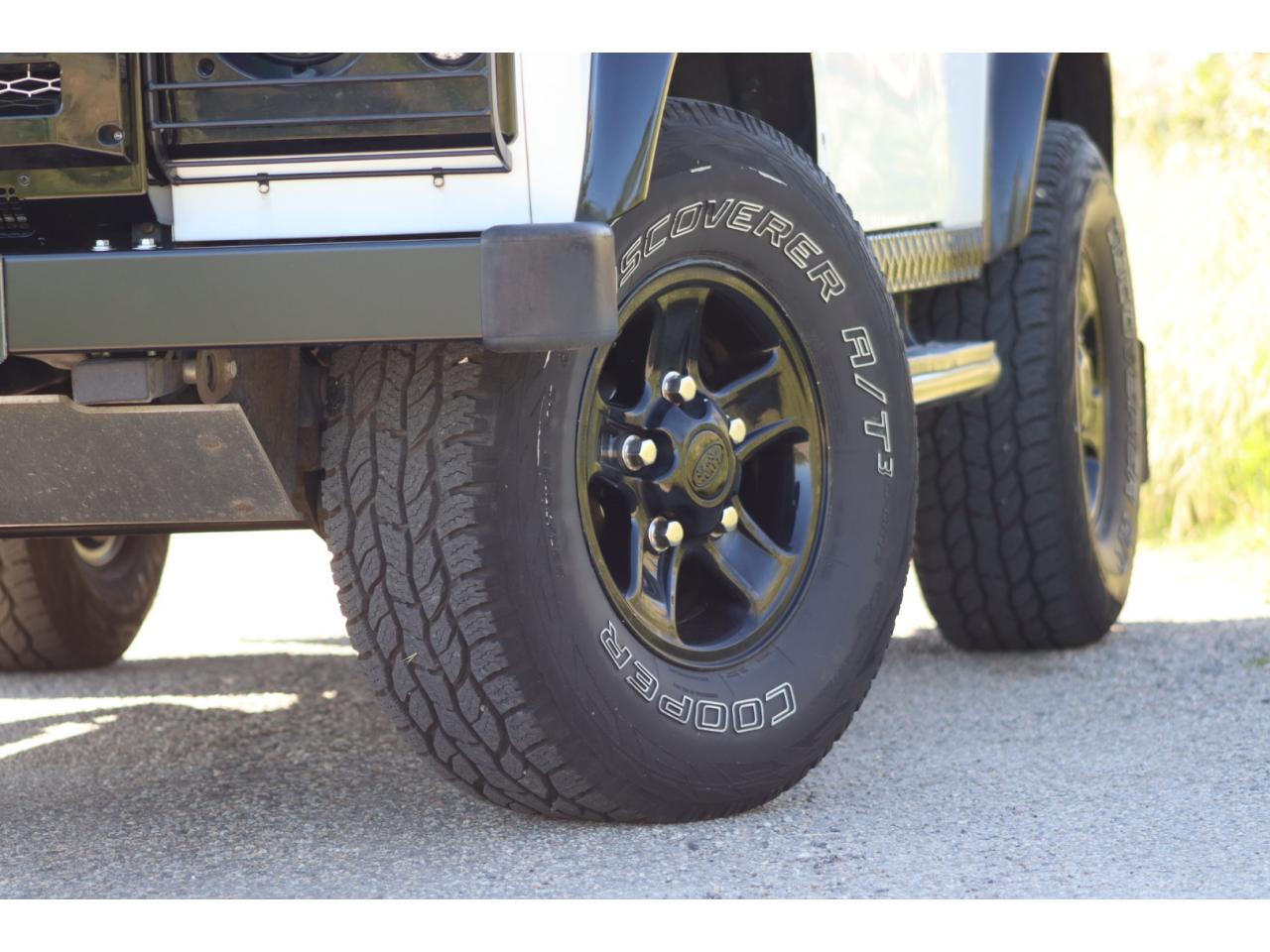 Photo LAND ROVER DEFENDER 90 2.4 SW 4 PLACES