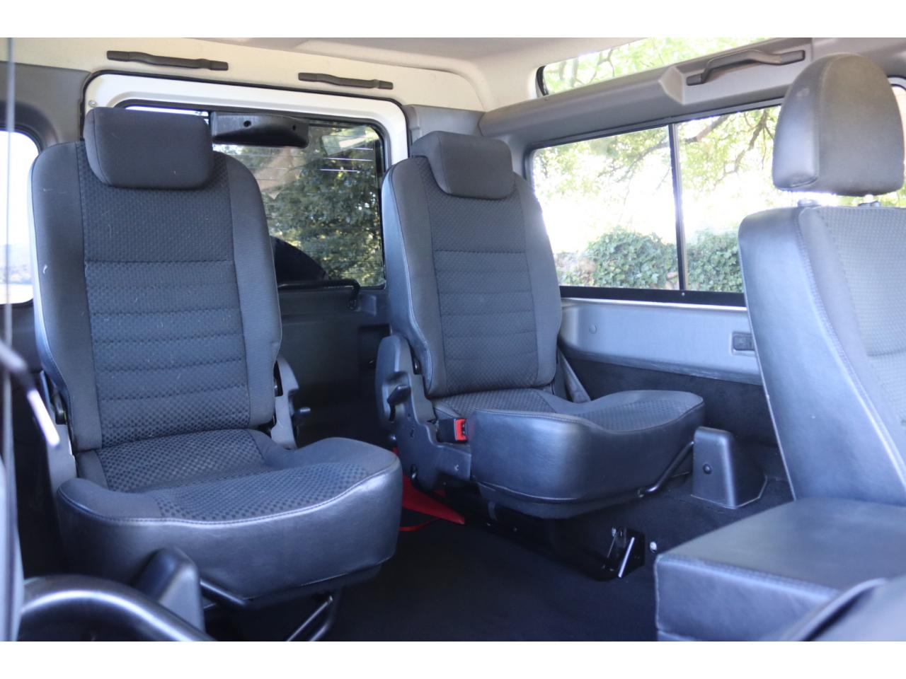Photo LAND ROVER DEFENDER 90 2.4 SW 4 PLACES