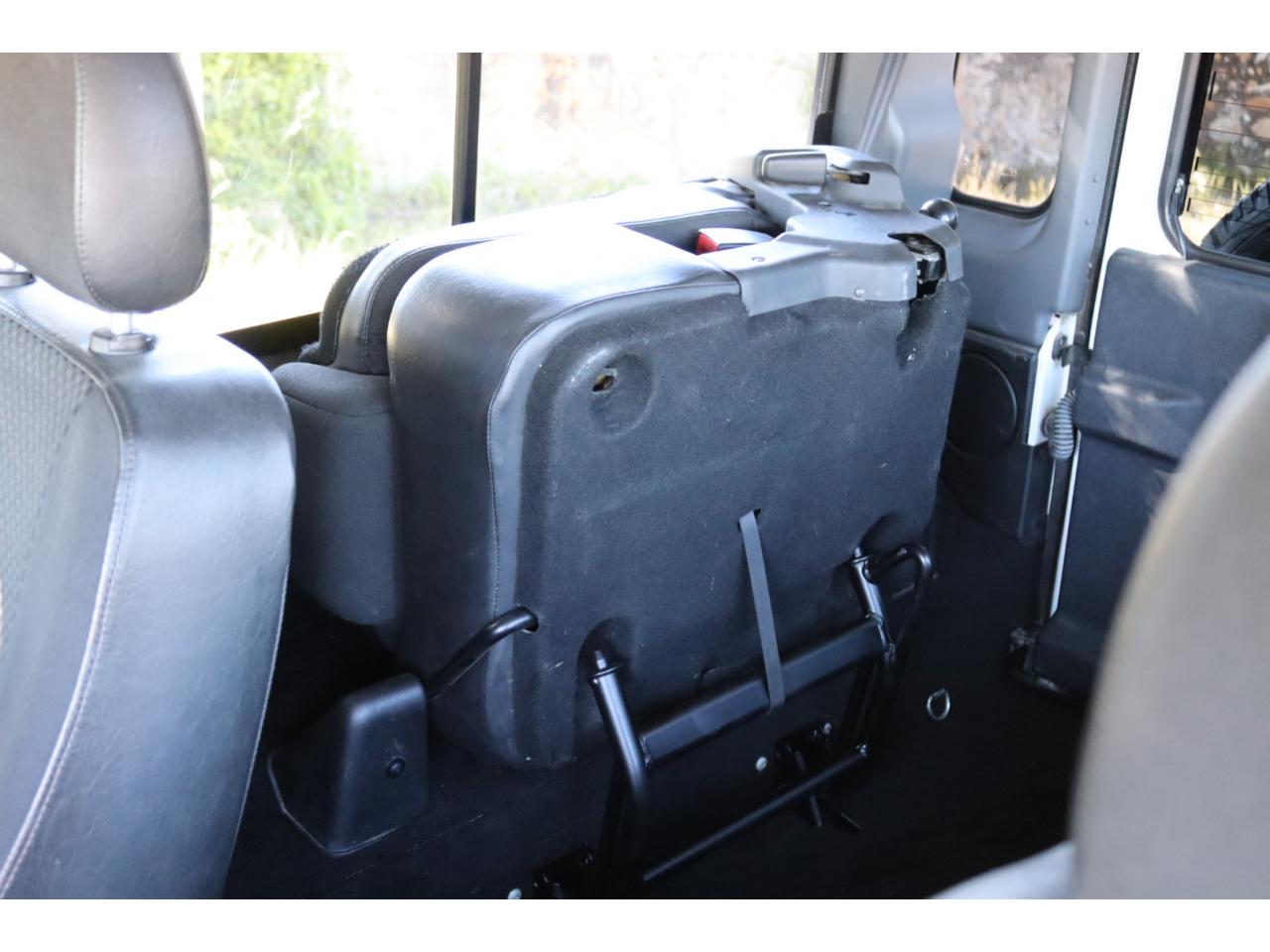 Photo LAND ROVER DEFENDER 90 2.4 SW 4 PLACES