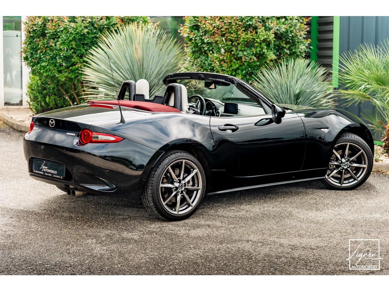 Photo MAZDA MX-5 Mazda 2.0 Skyactiv-G 184 ch Roadster Sélection - Cuir Pure White - Seulement 9 900 km