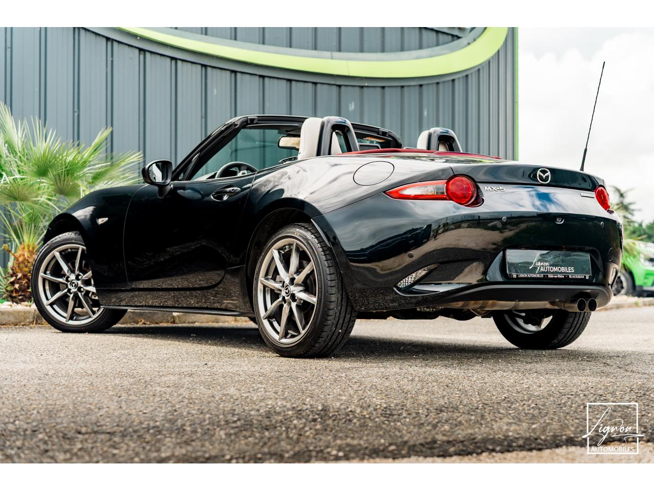 MAZDA MX-5 Mazda 2.0 Skyactiv-G 184 ch Roadster Sélection - Cuir Pure White - Seulement 9 900 km