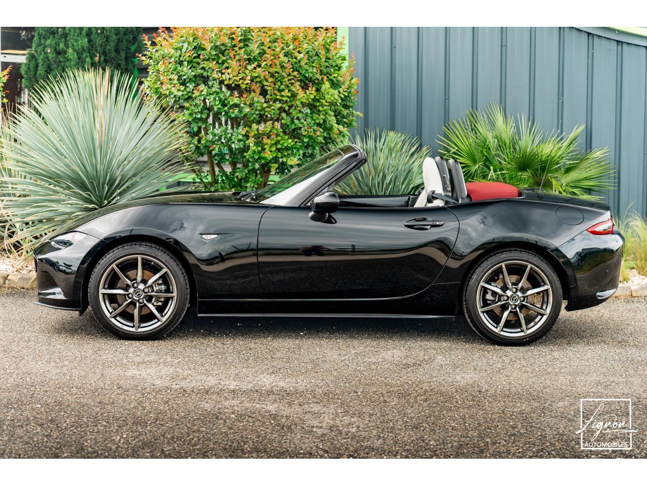 Photo MAZDA MX-5 Mazda 2.0 Skyactiv-G 184 ch Roadster Sélection - Cuir Pure White - Seulement 9 900 km