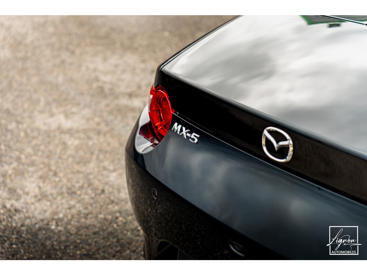 Photo MAZDA MX-5 Mazda 2.0 Skyactiv-G 184 ch Roadster Sélection - Cuir Pure White - Seulement 9 900 km