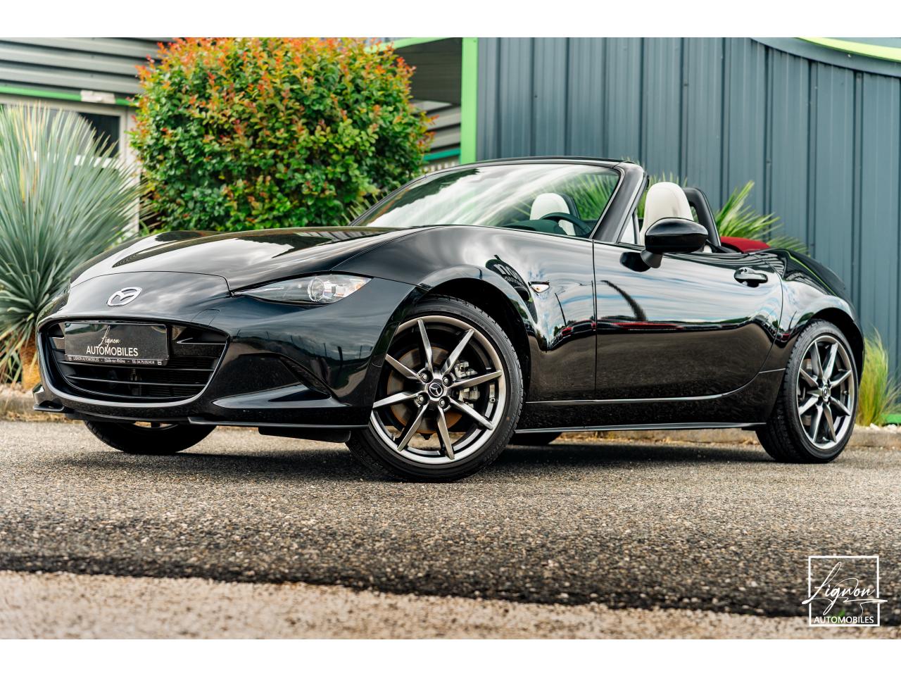 Photo MAZDA MX-5 Mazda 2.0 Skyactiv-G 184 ch Roadster Sélection - Cuir Pure White - Seulement 9 900 km