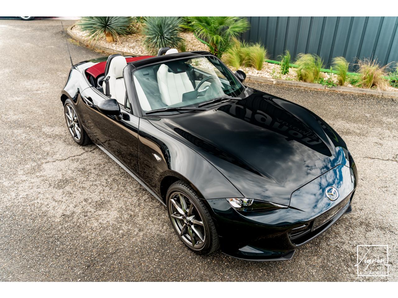 Photo MAZDA MX-5 Mazda 2.0 Skyactiv-G 184 ch Roadster Sélection - Cuir Pure White - Seulement 9 900 km