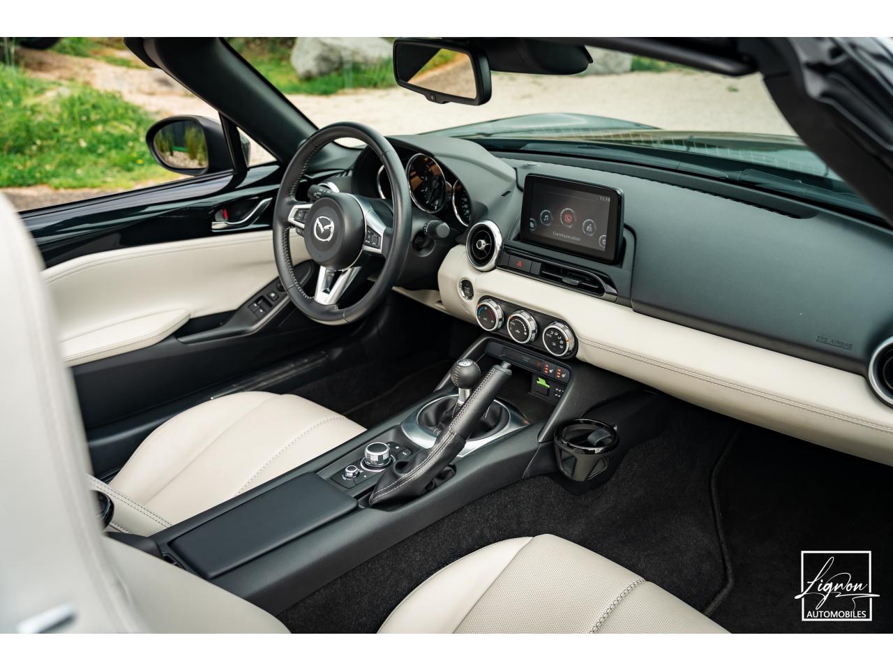 Photo MAZDA MX-5 Mazda 2.0 Skyactiv-G 184 ch Roadster Sélection - Cuir Pure White - Seulement 9 900 km