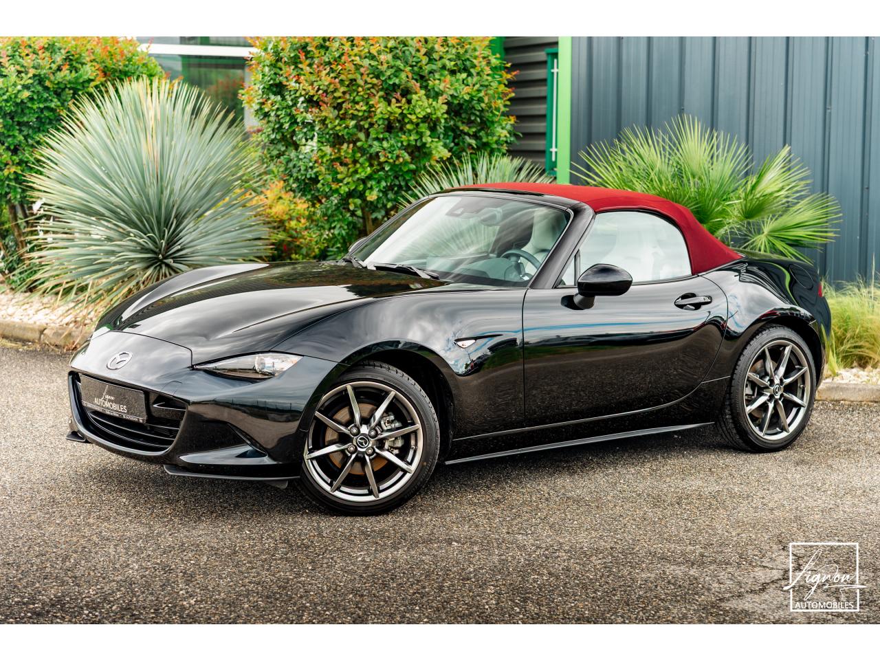 Photo MAZDA MX-5 Mazda 2.0 Skyactiv-G 184 ch Roadster Sélection - Cuir Pure White - Seulement 9 900 km