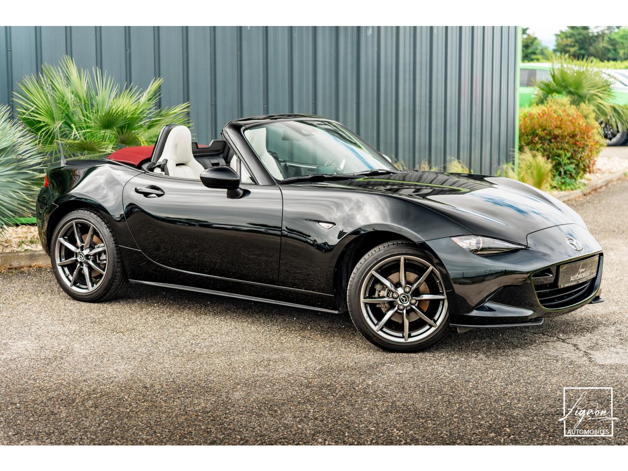 Photo MAZDA MX-5 Mazda 2.0 Skyactiv-G 184 ch Roadster Sélection - Cuir Pure White - Seulement 9 900 km