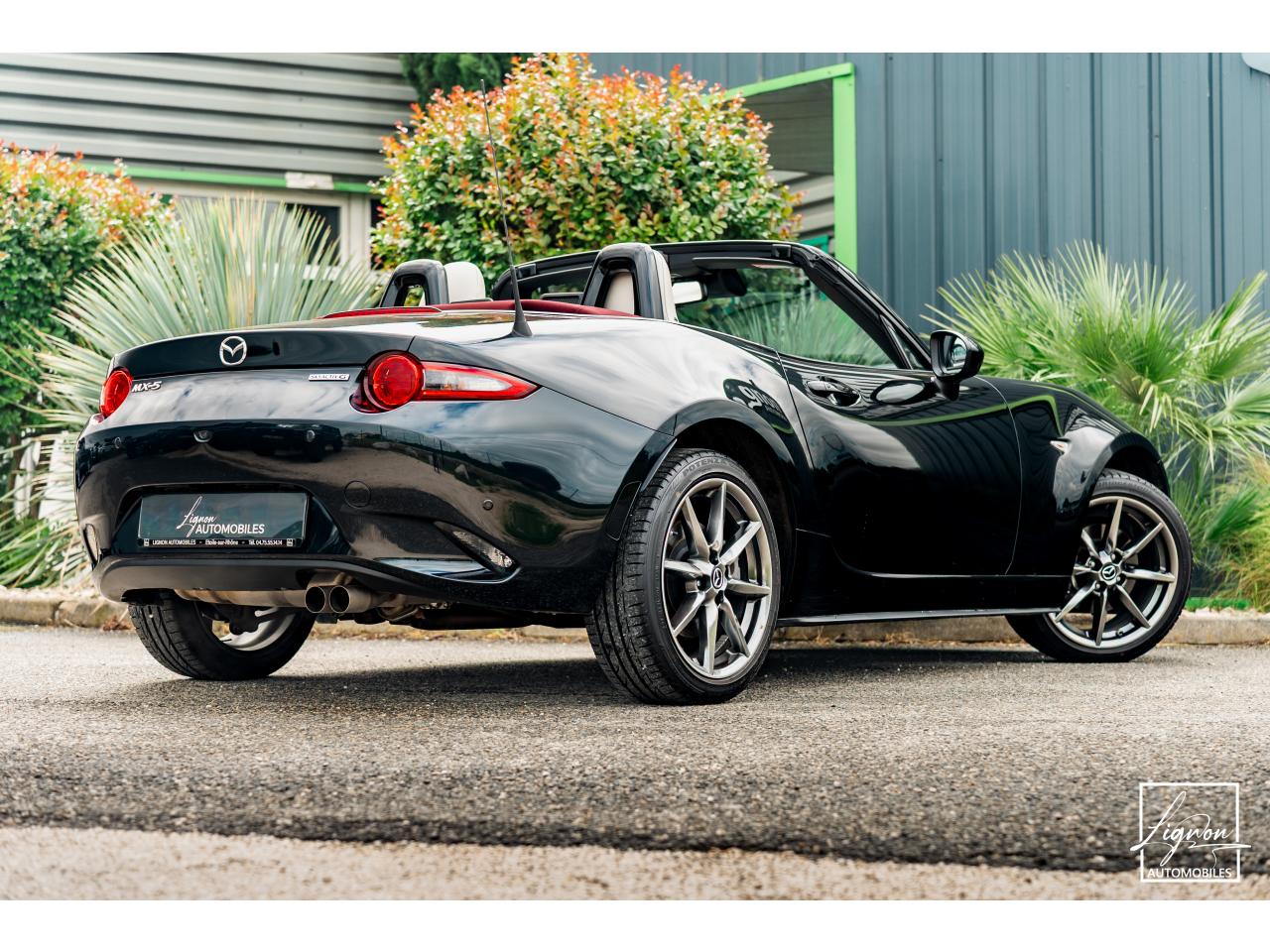 Photo MAZDA MX-5 Mazda 2.0 Skyactiv-G 184 ch Roadster Sélection - Cuir Pure White - Seulement 9 900 km
