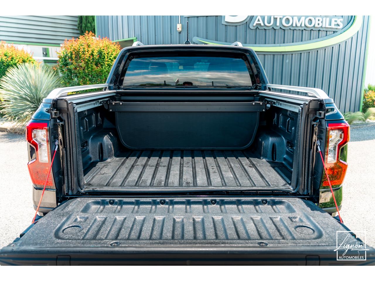 Photo FORD RANGER Wildtrak Double Cabine 2.0 EcoBlue - 205 - BVA S&S e-AWD  2025 et 6 000km seulement