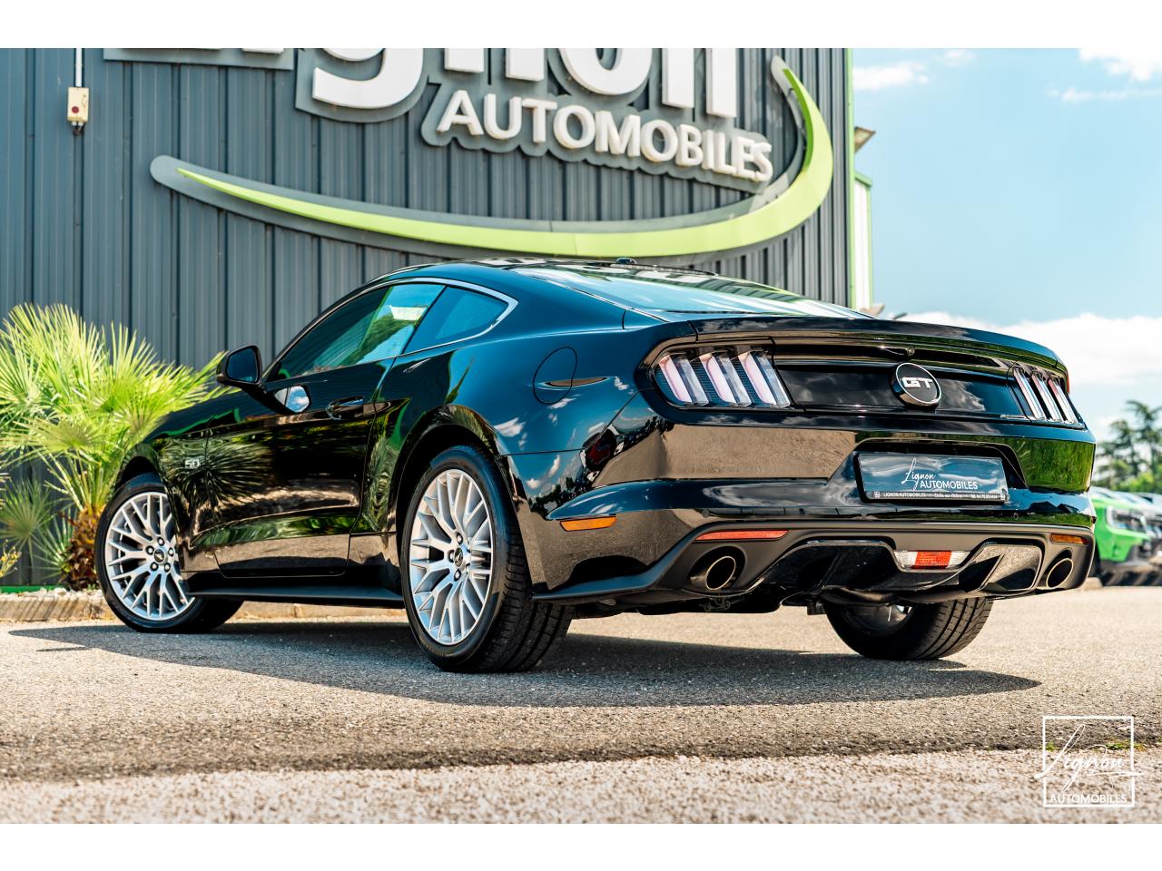 Photo FORD MUSTANG Fastback 5.0 V8 GT - 421  2018 COUPE - 2018 et seulement 6 000km !!