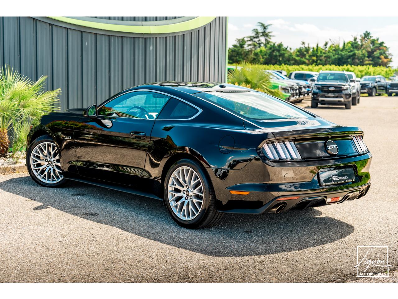 Photo FORD MUSTANG Fastback 5.0 V8 GT - 421  2018 COUPE - 2018 et seulement 6 000km !!