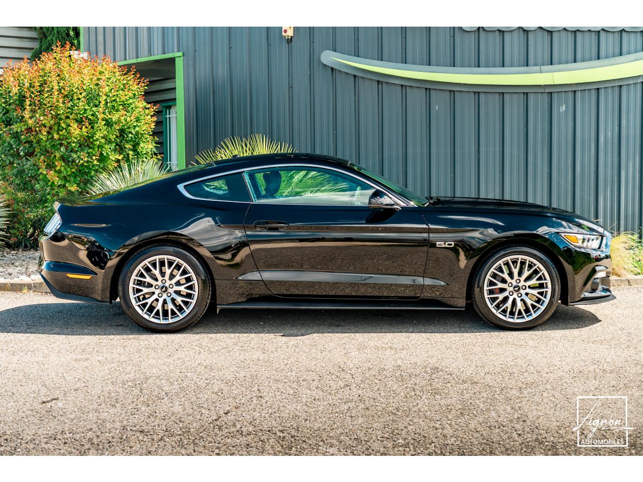 Photo FORD MUSTANG Fastback 5.0 V8 GT - 421  2018 COUPE - 2018 et seulement 6 000km !!