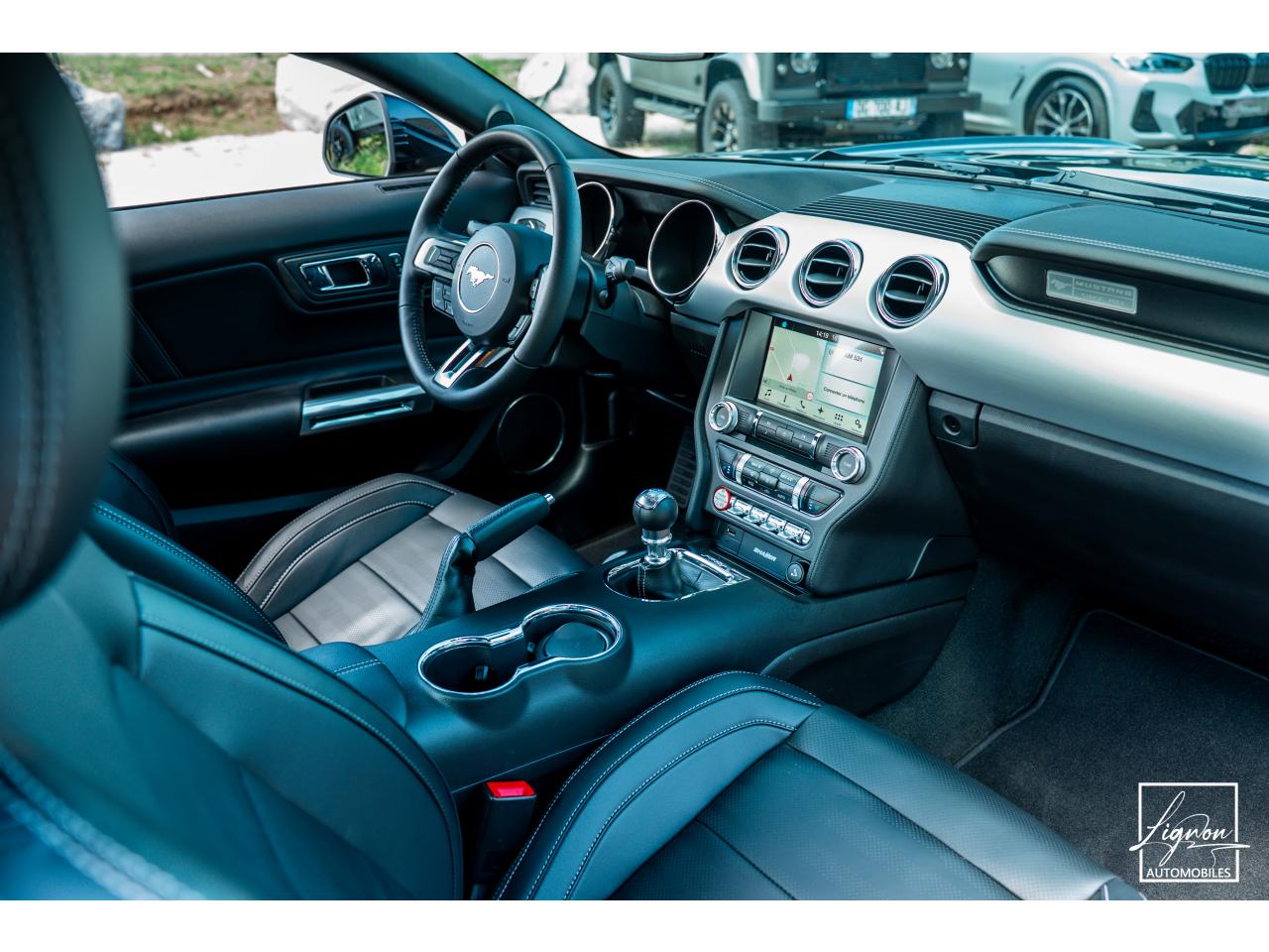 Photo FORD MUSTANG Fastback 5.0 V8 GT - 421  2018 COUPE - 2018 et seulement 6 000km !!