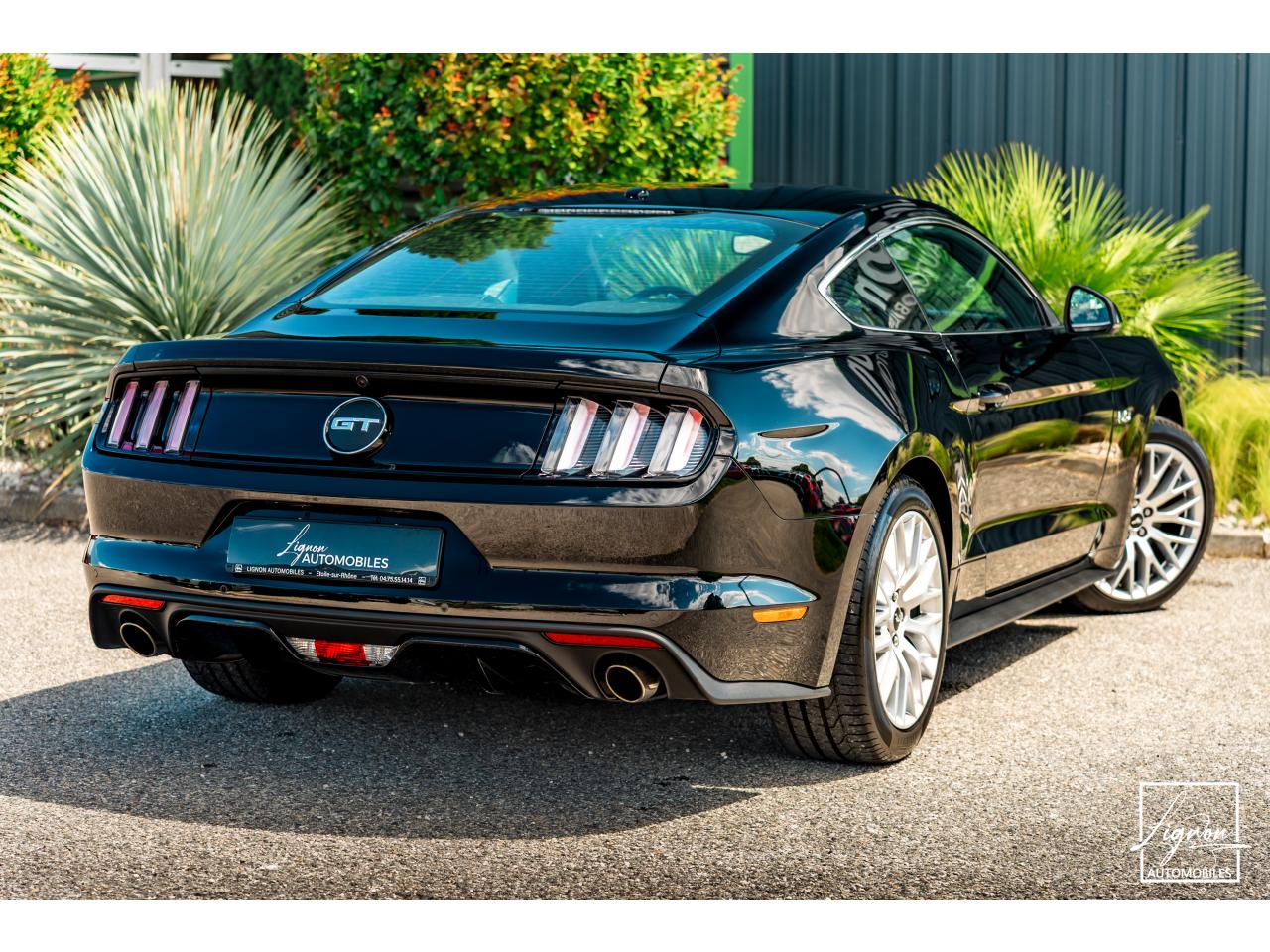 Photo FORD MUSTANG Fastback 5.0 V8 GT - 421  2018 COUPE - 2018 et seulement 6 000km !!