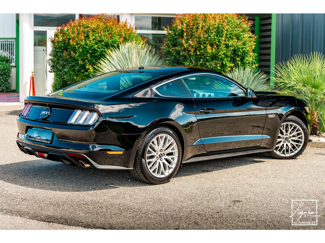 Photo FORD MUSTANG Fastback 5.0 V8 GT - 421  2018 COUPE - 2018 et seulement 6 000km !!