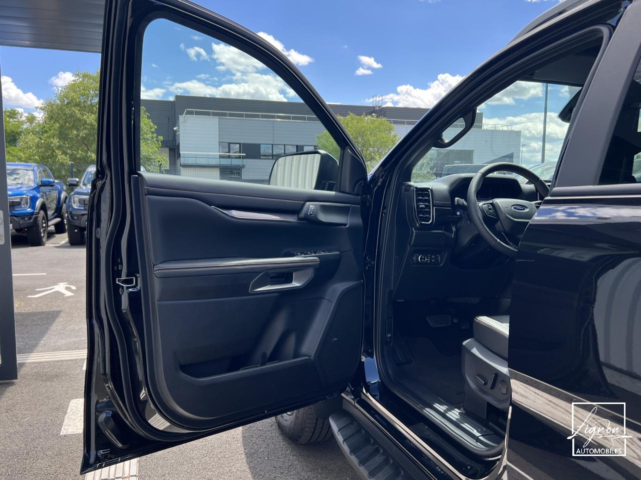 Photo FORD RANGER Wildtrak 3.0 V6 - 4 places - 240 - BVA 2026 Double Cabine - TVA Apparente