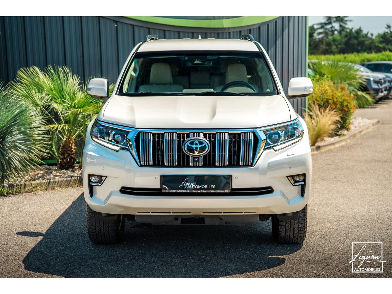 Photo TOYOTA LAND CRUISER 150 PREMIUM LOUNGE177 D-4D 6 BVA - 5 places Carte Grise