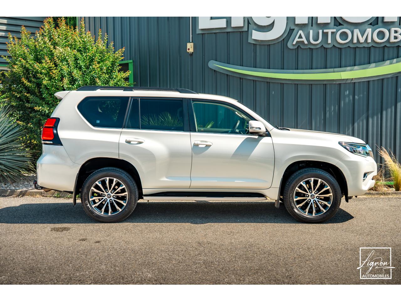 Photo TOYOTA LAND CRUISER 150 PREMIUM LOUNGE177 D-4D 6 BVA - 5 places Carte Grise
