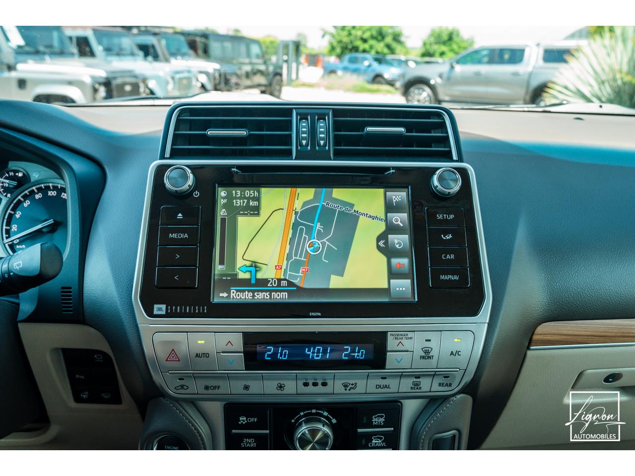 Photo TOYOTA LAND CRUISER 150 PREMIUM LOUNGE177 D-4D 6 BVA - 5 places Carte Grise
