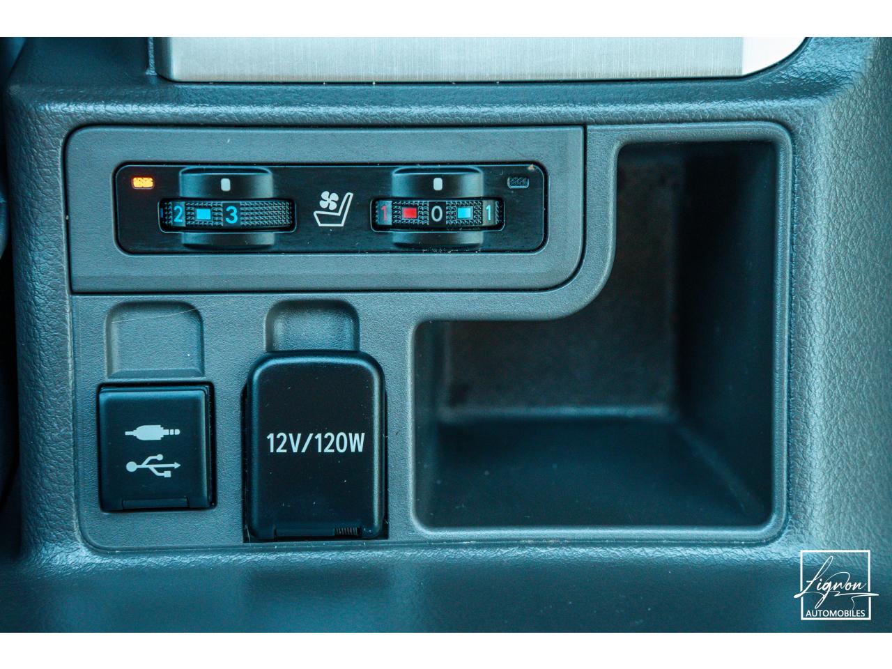 Photo TOYOTA LAND CRUISER 150 PREMIUM LOUNGE177 D-4D 6 BVA - 5 places Carte Grise