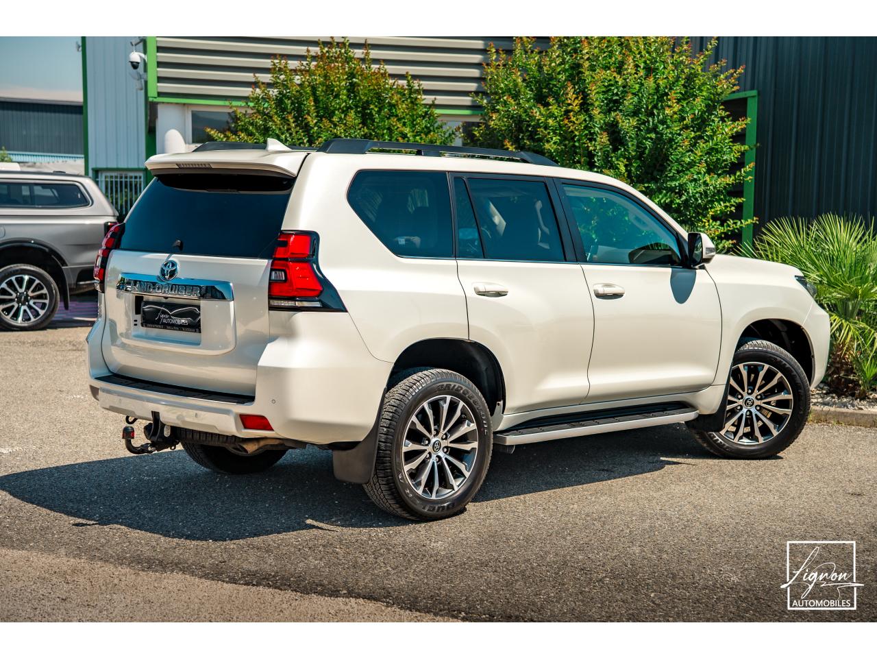 Photo TOYOTA LAND CRUISER 150 PREMIUM LOUNGE177 D-4D 6 BVA - 5 places Carte Grise