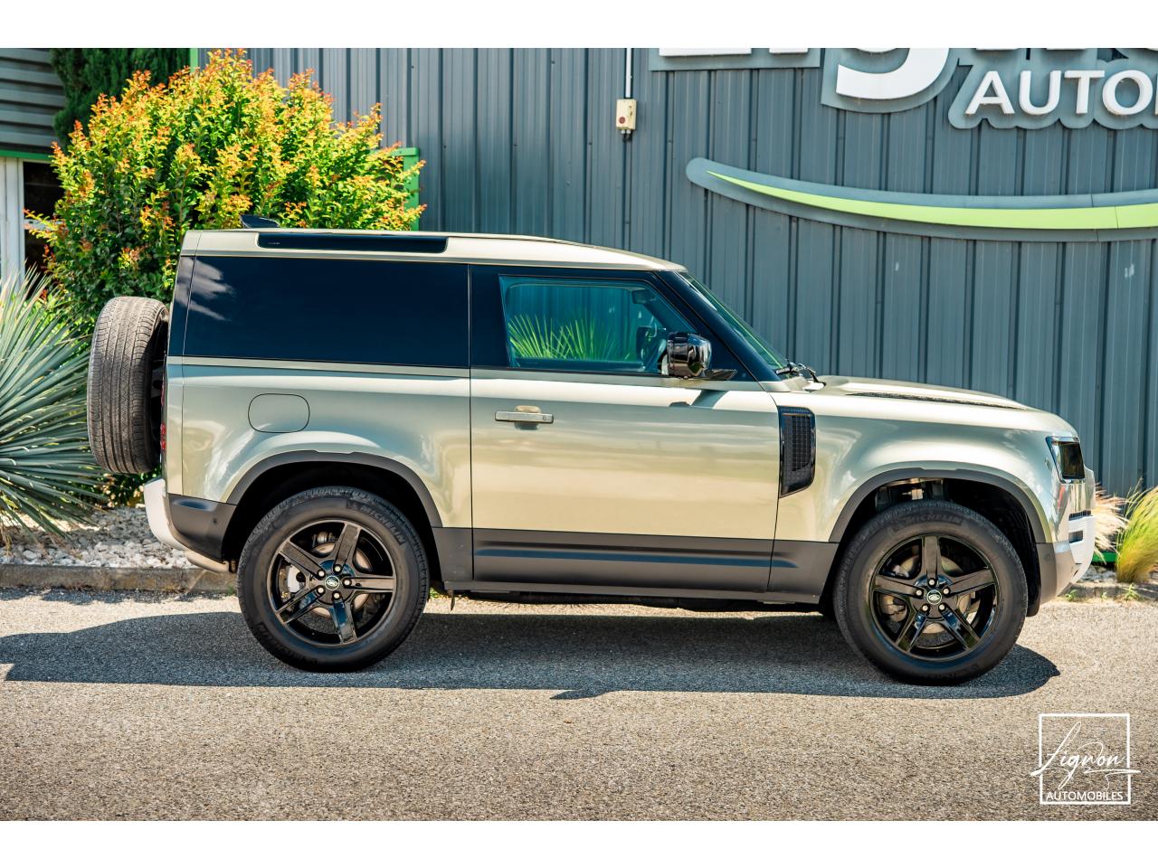 Photo LAND ROVER DEFENDER 90 3.0 D250 MHEV BVA8 Hard Top SE - TVA Récupérable