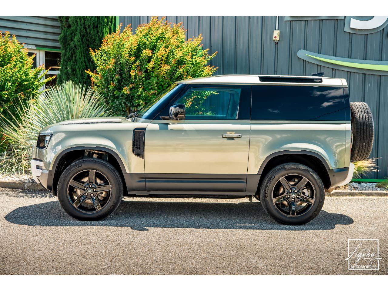 Photo LAND ROVER DEFENDER 90 3.0 D250 MHEV BVA8 Hard Top SE - TVA Récupérable
