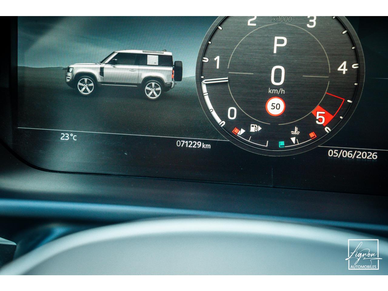 Photo LAND ROVER DEFENDER 90 3.0 D250 MHEV BVA8 Hard Top SE - TVA Récupérable