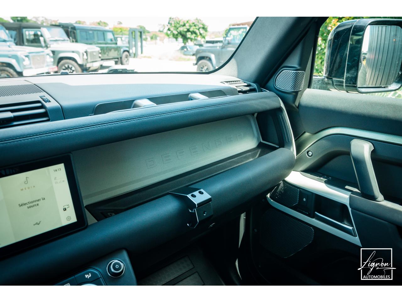 Photo LAND ROVER DEFENDER 90 3.0 D250 MHEV BVA8 Hard Top SE - TVA Récupérable
