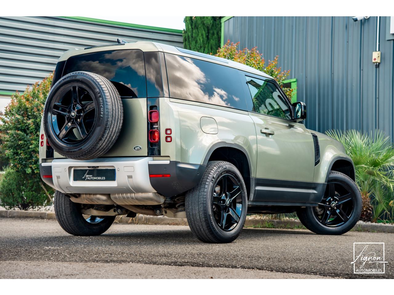 Photo LAND ROVER DEFENDER 90 3.0 D250 MHEV BVA8 Hard Top SE - TVA Récupérable