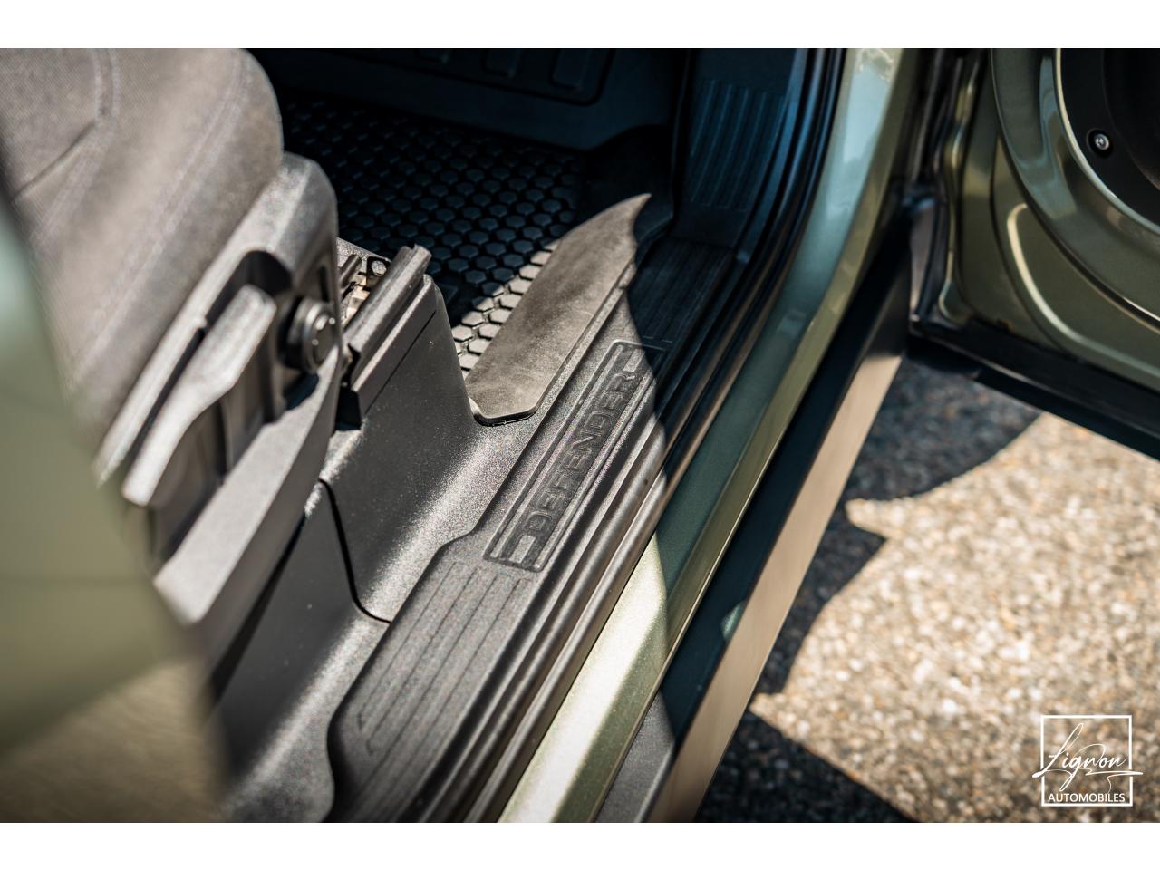 Photo LAND ROVER DEFENDER 90 HARD TOP 3.0 D200 MHEV - SUSPENSION PNEUMATIQUE - BVA8 - 3 Places - TVA Récupérable