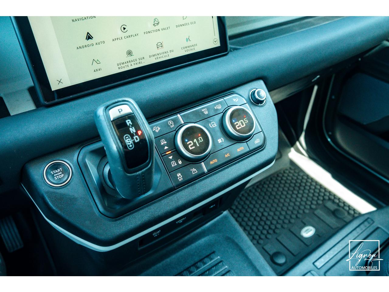 Photo LAND ROVER DEFENDER 90 HARD TOP 3.0 D200 MHEV - SUSPENSION PNEUMATIQUE - BVA8 - 3 Places - TVA Récupérable
