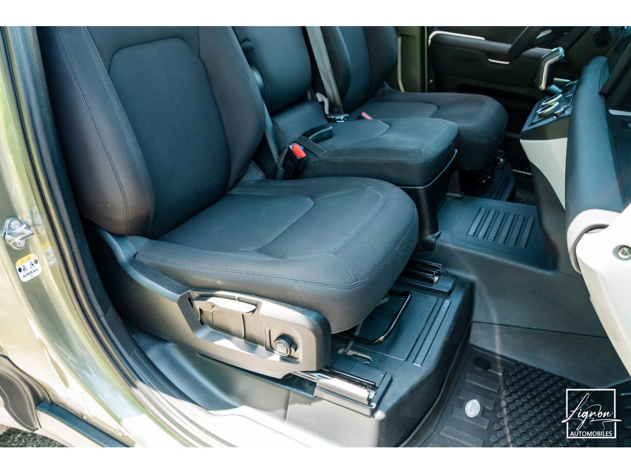 Photo LAND ROVER DEFENDER 90 HARD TOP 3.0 D200 MHEV - SUSPENSION PNEUMATIQUE - BVA8 - 3 Places - TVA Récupérable