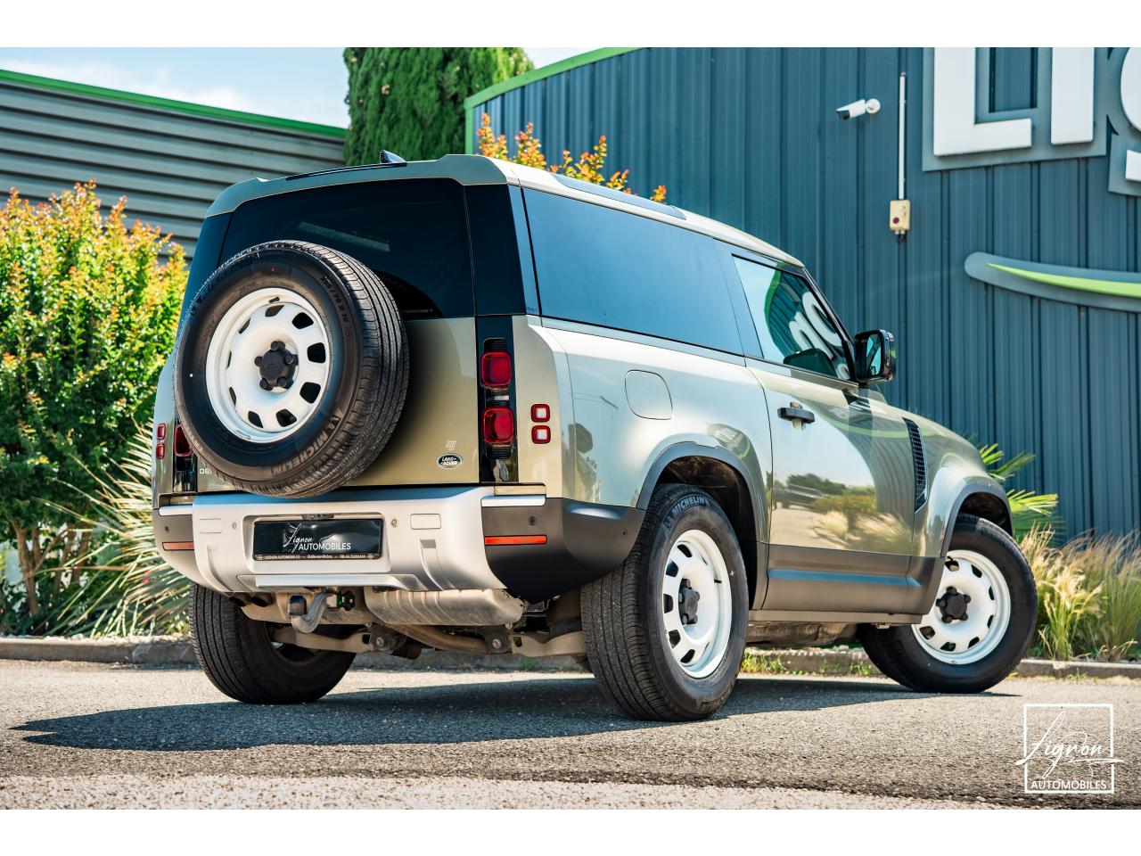 Photo LAND ROVER DEFENDER 90 HARD TOP 3.0 D200 MHEV - SUSPENSION PNEUMATIQUE - BVA8 - 3 Places - TVA Récupérable